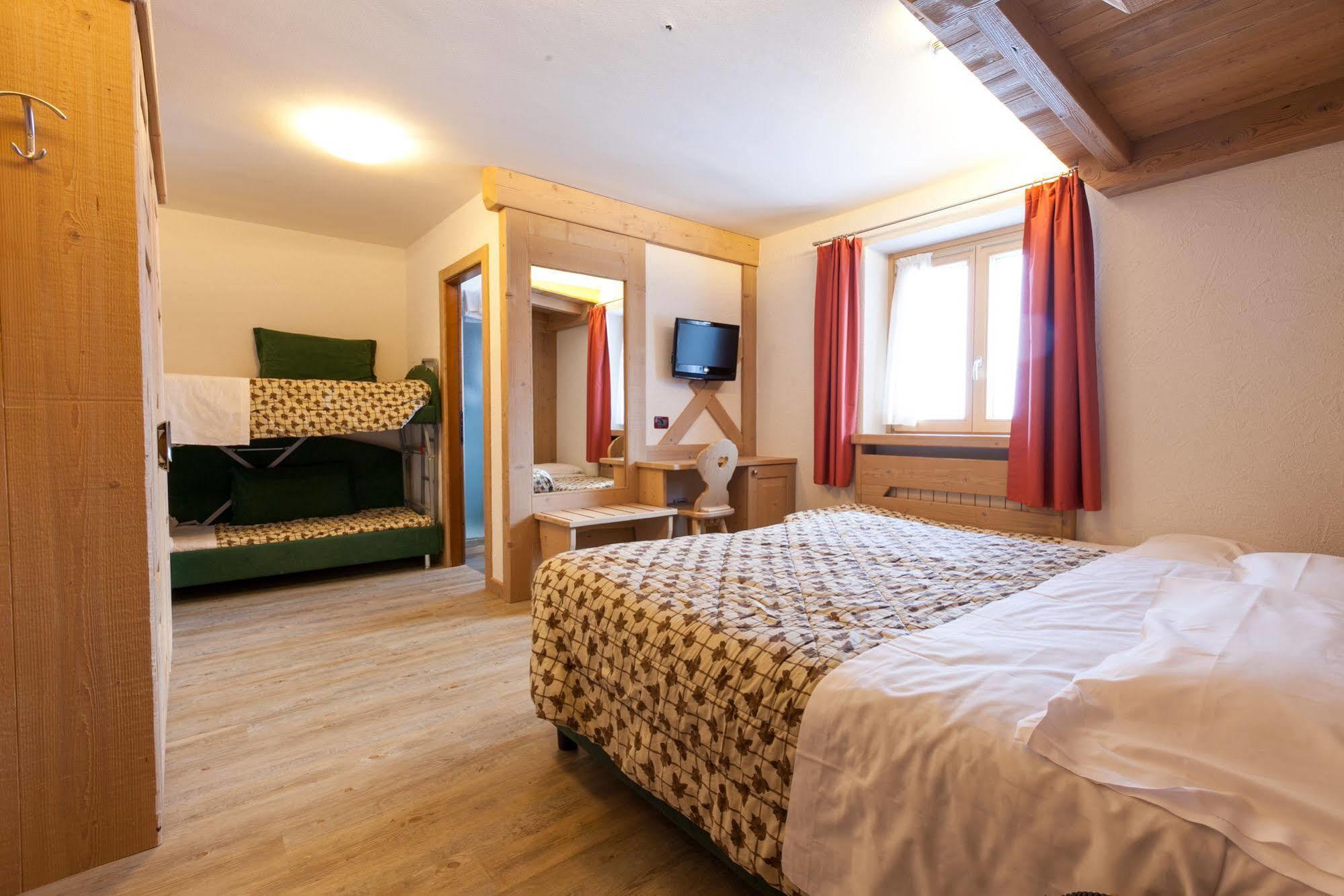 Sporting Hotel Tonalepas Buitenkant foto
